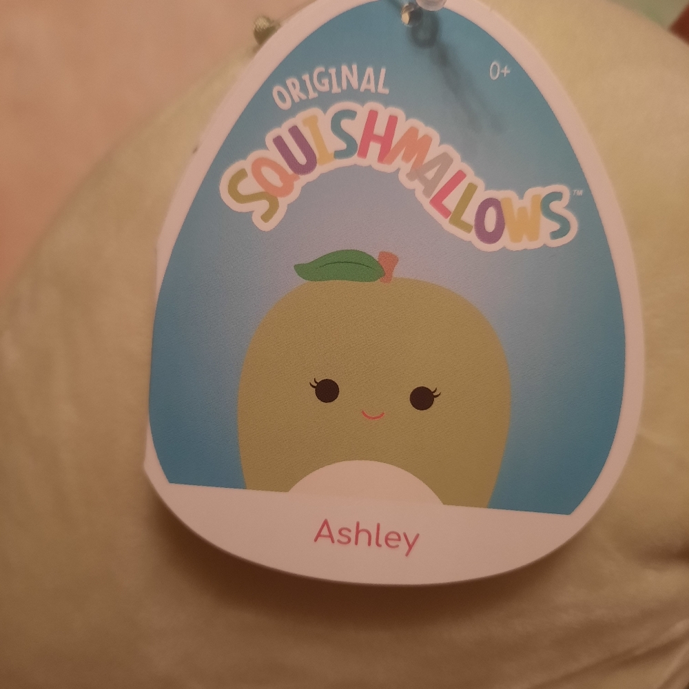 Squishmallows Ashley apple - Picture 3 of 6